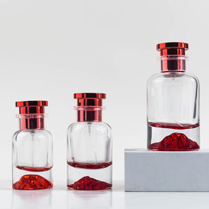 नई उच्च गुणवत्ता वाली 50 मिली लाल लक्जरी सुगंध परफ्यूम ग्लास खाली स्पष्ट सिलेंडर हरे पहाड़ के नीचे इत्र की बोतल स्क्रीन मुद्रित - Product Image 1