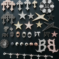Plaques de logo personnalisées en alliage de zinc pour sacs à main de luxe - Étiquettes de marque gaufrées écologiques anti-électroplaquées pour vêtements/sacs