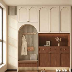 Armario de Estilo Francés Personalizado Balom con Gabinetes Blancos Crema, Módulos de Madera Oscura, Diseño de Exhibición y Almacenamiento con Vidrio Arqueado - Product Image 1