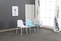 Chaise de salle à manger empilable en plastique PP de haute qualité, décorative et luxueuse, pour la maison, design contemporain moderne, portable