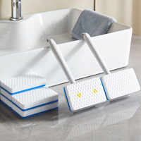 Brosse de nettoyage pour salle de bain avec raclette intégrée, manche long, éponge en mélamine nano remplaçable pour la douche, le verre, les carreaux et le sol