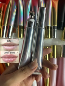 Brillo Labial Voluminizador de Moda con Logotipo Personalizado de Marca Privada, Tubo Exprimible Rosa, Ácido Hialurónico, 15 ml - Product Image 2