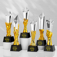Trophée en cristal étoilé gravé sur mesure avec logo personnalisé pour cérémonie de reconnaissance d'entreprise