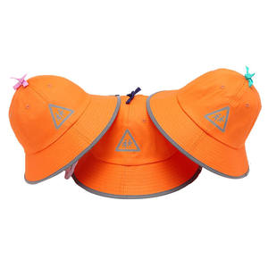 Chapeau de pêcheur mignon pour enfants réfléchissant sécurité personnalisée petit chapeau jaune printemps été chapeau d'étudiant 360 réfléchissant en gros - Product Image 1