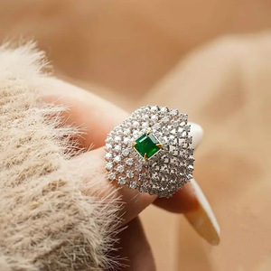 Anello dal design cavo, stile elegante, per donna - Product Image 3