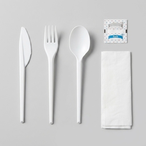 Ensemble de couverts jetables en <span class=keywords><strong>plastique</strong></span> noir OEM personnalisé, <span class=keywords><strong>kit</strong></span> de couverts en PP blanc <span class=keywords><strong>pas</strong></span> <span class=keywords><strong>cher</strong></span>, couteau, fourchette et cuillère - Product Image 2