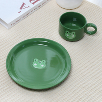 Tasse d'été mignonne de conception animale de tasse de petite grenouille en céramique peinte à la main avec le cadeau d'assiette pour des enfants
