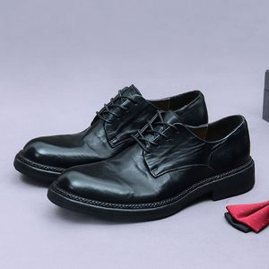 Chaussures pour hommes luxueuses et élégantes à lacets, avec une combinaison de couleurs bleu et marron, dans un style italien, design de chaussures habillées Oxford. - Product Image 4