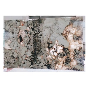 Dalles de comptoir de salle à manger en granit poli moderne, grand format, en quartzite naturel Union Stone, luxe, granit brésilien Avocadus Patagonia - Product Image 3