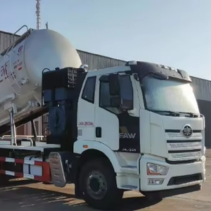 Camion de pompage de boue à transmission manuelle, neuf et d'occasion, à moteur diesel, de grande capacité, pour le nettoyage des canalisations municipales, de la marque FAW Chine - Product Image 1
