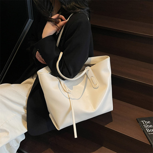 Sac fourre-tout minimaliste jaune beurre 2026 KH, grande capacité, sac à bandoulière en cuir PU souple pour femme, idéal pour le bureau - Product Image 3