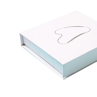 Caja de lujo personalizada con logo en relieve y estampado, para cosméticos, almohadillas Guasha, con forro de esponja y materiales reciclados.