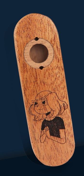 Petite fille en bois