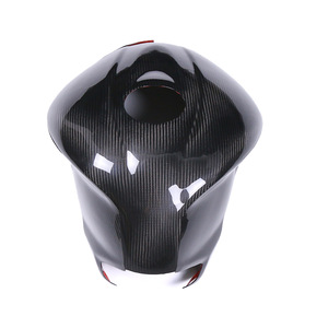 ฝาครอบถังน้ำมันคาร์บอนไฟเบอร์ 3K สำหรับรถมอเตอร์ไซค์ <span class=keywords><strong>Triumph</strong></span> Triple 765 RS รุ่นดัดแปลง ป้องกันเต็มรูปแบบ พร้อมอุปกรณ์เสริมลายทวิลล์เรืองแสง - Product Image 2