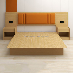 Meubles sur mesure pour projets hôteliers : Cadre de lit King/Queen avec tête de lit capitonnée et tables de chevet pour ensembles de chambres d'hôtel 3 étoiles - Product Image 1