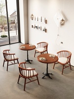 Ensemble de petites chaises de table à manger carrées en bois massif de style antique pour les cafés commerciaux, les restaurants, les bars et les restaurants.