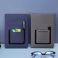 Carnet de poche A5 de qualité supérieure | Journal de réunion professionnel avec fente pour stylo et support pour téléphone | Papeterie d'affaires avec logo personnalisé