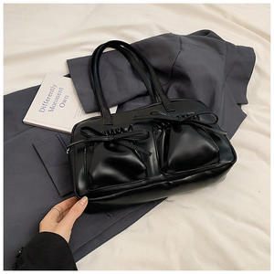 Sac fourre-tout tendance pour femme en cuir PU grande capacité avec fermeture éclair, bandoulière et doublure en polyester imperméable pour les trajets quotidiens et l'université - Product Image 5