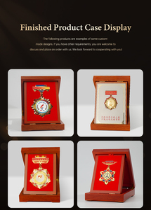 Medaglia Personalizzata in Metallo per Carnevale, Smaltata Colorata con Glitter, Tema Sportivo, Confezionata in Scatola <span class=keywords><strong>di</strong></span> Legno - Product Image 3