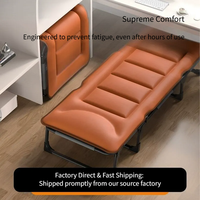 Lit de camping pliable en métal au design moderne avec matelas rembourré, lit simple portable pour le parc et l'hébergement des invités