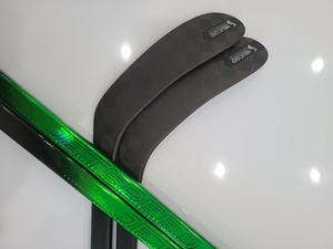 Le Ultime Mazze da Hockey su Ghiaccio di Alta Qualità del 2025 Realizzate in Fibra di Carbonio al 100% e Disponibili all'Ingrosso - Product Image 4