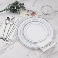700 pièces de vaisselle jetable en plastique blanc argenté de qualité supérieure, comprenant 200 assiettes, 300 couverts, 100 gobelets, 100 serviettes