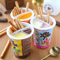 Barra de Galleta Meiji's Cup Dipped Finger Biscuit de 50g, Galletas Recubiertas de Chocolate, Palitos con Sabor a Chocolate, Fresa y Leche, Snack Japonés