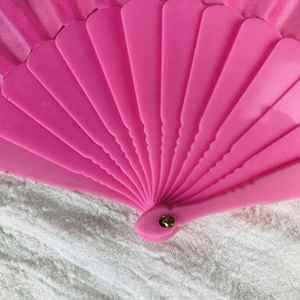 Elegante Abanico Plegable Tallado a Mano con Música, Hecho a Mano para el Año Nuevo Chino, Halloween y Bodas, con Mango de Plástico - Product Image 5