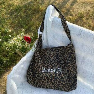 Bolsa de Compras de Lona de Algodón con Estampado de Leopardo Retro Personalizada, Bolsa de Gran Capacidad con Transferencia Térmica - Product Image 1