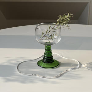 <span class=keywords><strong>Verre</strong></span> <span class=keywords><strong>à</strong></span> <span class=keywords><strong>vin</strong></span> rouge médiéval vintage fait <span class=keywords><strong>à</strong></span> la main avec tasse <span class=keywords><strong>à</strong></span> <span class=keywords><strong>pied</strong></span> <span class=keywords><strong>court</strong></span> émeraude ménage pour Champagne gobelet <span class=keywords><strong>à</strong></span> <span class=keywords><strong>vin</strong></span> doux conception de tige <span class=keywords><strong>à</strong></span> vis - Product Image 4