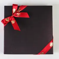 Toptan özel önceden bağlı saten hediye için elastik döngü ile şerit yay hediye dekorasyon