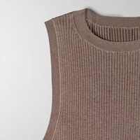 Les fabricants de tricots ont conçu un nouvel ensemble de deux pièces de pull en tricot côtelé sans manches à col ras du cou pour femmes
