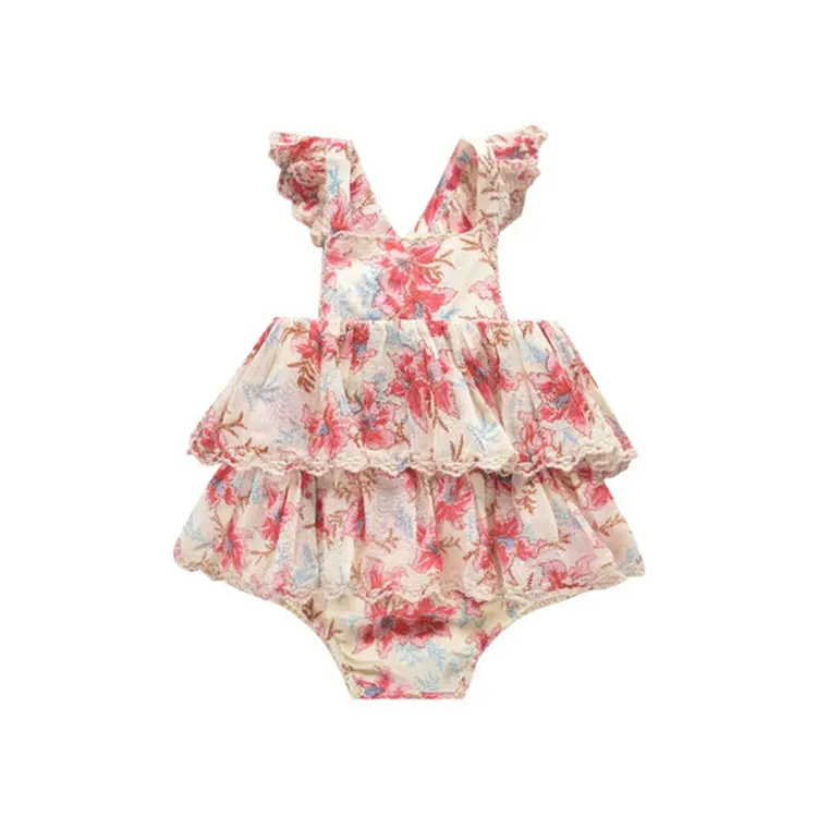 Macacão de vestido de saia com detalhes de renda floral com estampa de flores de framboesa para bebês de 3 a 6 meses