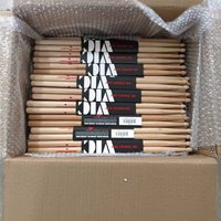 Fabrik benutzerdefiniertes Logo farbige Schlagzeug-Stäbchen 5A 5B 7A mit verschiedenen Materialien Holz Nylon Acryl Großhandel