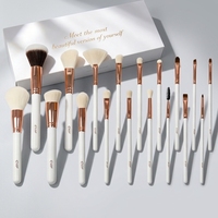 Ensemble de 18 pinceaux de maquillage professionnels, poils doux, manche en bois blanc, logo personnalisé pour les salons de beauté et les maquilleurs