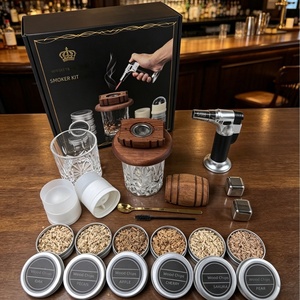 Bestseller : Coffret Cadeau Baril à Whisky en Bois Style Européen avec Fumigateur et Couvercle pour Fumer - Product Image 1