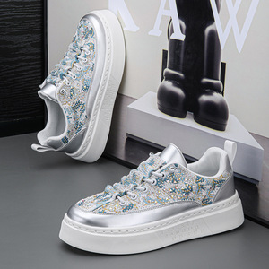 รองเท้าวิ่งลำลองระบายอากาศดี รุ่นซัมเมอร์ ดีไซน์หรูหราประดับเพชร  ทรงเตี้ย พื้นนุ่ม  แฟชั่นทันสมัยสำหรับผู้ชาย  ใช้งานได้หลากหลาย - Product Image 4