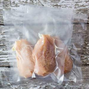 Maßgefertigter PE+PA6 Mikrowellengeeigneter Lebensmittel-Vakuumbeutel mit Reißverschluss und Luftventil für Tierfutter, Sushi & Nudel-Aufbewahrung - Product Image 1