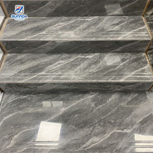 Azulejos de piso de aterrizaje de <span class=keywords><strong>escaleras</strong></span> de buena calidad de Foshan, los mismos diseños combinados, superficie dorada chapada en mate brillante <span class=keywords><strong>con</strong></span> líneas de ranura - Product Image 2