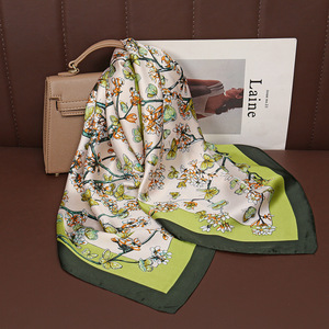 Écharpe carrée pour femme musulmane, 70 motifs floraux à pois, 100% polyester, style vintage, printemps, atmosphère coréenne, protection solaire avancée - Product Image 2