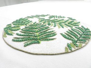 Set de table décoratif perlé à motifs floraux de qualité supérieure pour la salle à manger intérieure, disponible au meilleur prix du marché - Product Image 3