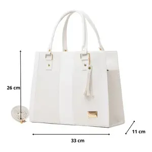 Sac à main pour femme Fana Aisha M3701 blanc 33 cm, design classique avec pompon, usage quotidien - Product Image 1