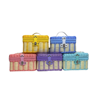 Hotselling handgemaakte souvenir rotan geweven opberg picknickmand cadeaudoos voor bruiloft en huisdecoratie, tweekleurig