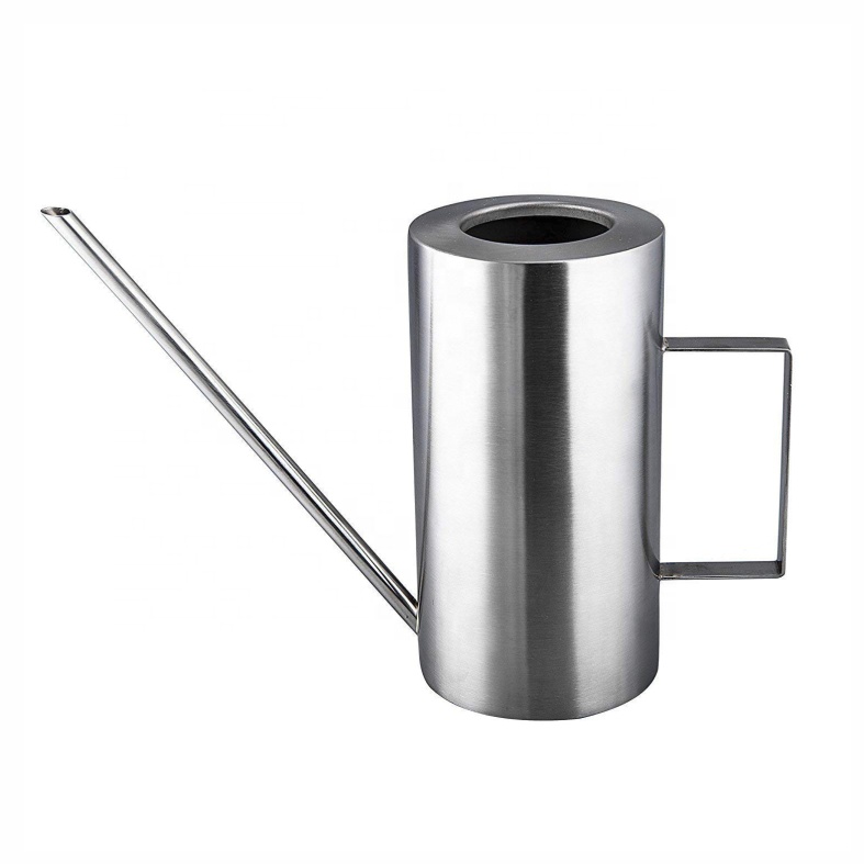 Кастрюля для полива из нержавеющей стали с длинным носиком в современном стиле