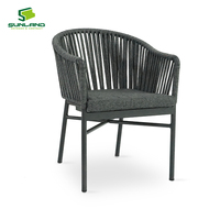 Chaise de salle à manger d'extérieur contemporaine en corde tressée, empilable, avec accoudoirs en aluminium, pour hôtel, restaurant, café, cour