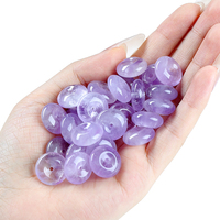 Pendentif Donut en Améthyste Violette Naturelle Polie, Motif Boucle de Paix et Harmonie, Bijou en Cristal, Pendentif Donut Sculpté en Quartz