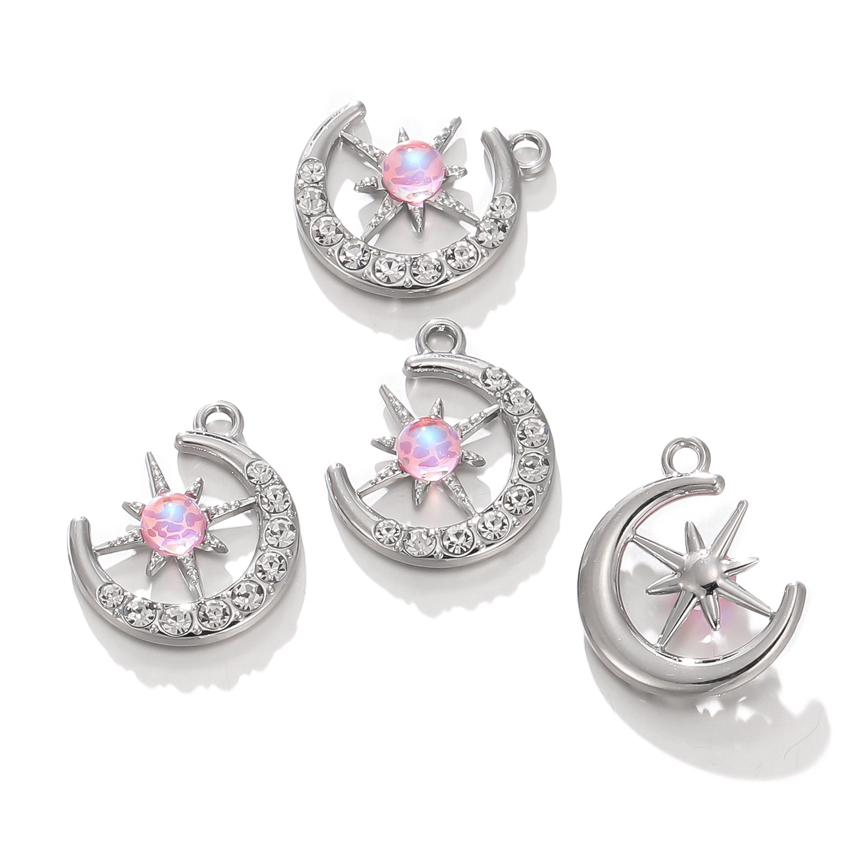 One white gold pink diamond (approx. 17*20mm)
