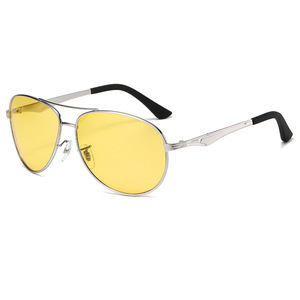 Occhiali da sole da pilota polarizzati fotocromatici con visione notturna, montatura dorata, oversize, per uomo, uso giorno/notte - Product Image 5