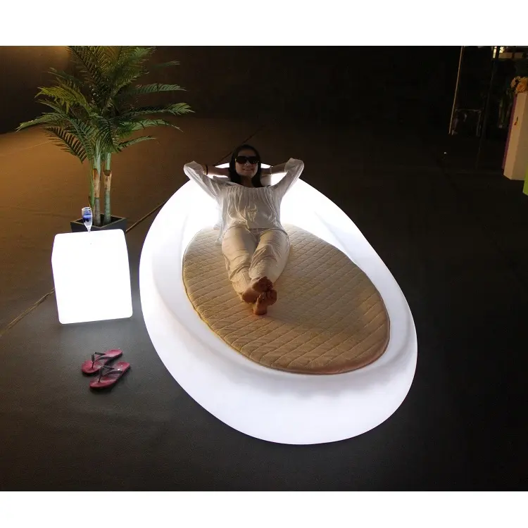 Cama para el hogar Uso específico y material plástico Cama de lujo Dormitorio personalizado Juego de cama moderno con luz LED sunbed