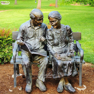 Park Memorial Lifesize pareja de ancianos sentada en un banco estatua de bronce - Product Image 1
